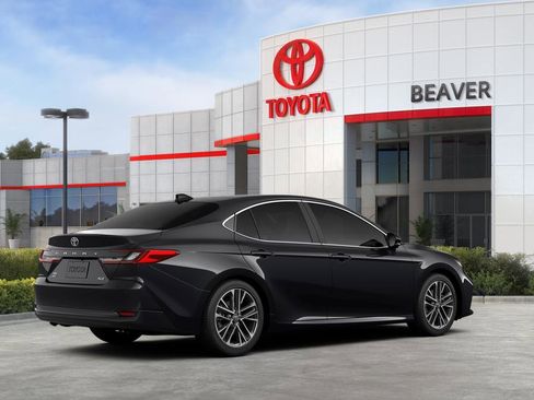 Used 2026 Toyota Camry XLE AWD/4WD image 32