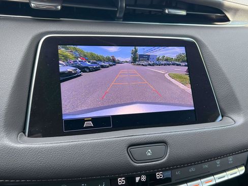 Used 2023 Cadillac XT4 Premium Luxury w/ Cold Weather Package FWD image 17