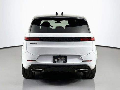 Used 2025 Land Rover Range Rover Sport Dynamic SE AWD/4WD image 6