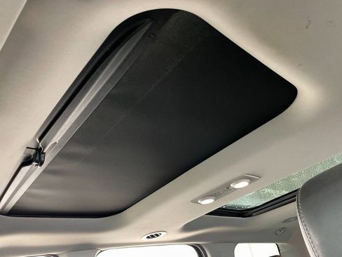 Used 2016 GMC Acadia SLT w/ Open Road Package image 5