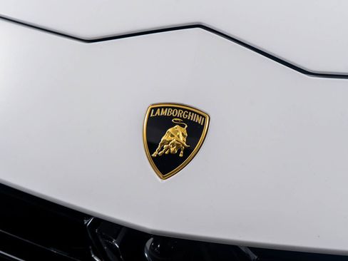 Used 2023 Lamborghini Urus Performante image 24