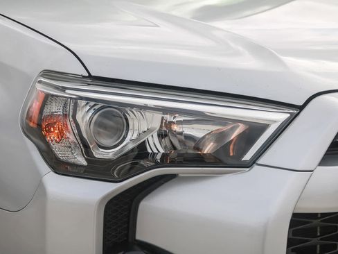 Used 2020 Toyota 4Runner SR5 image 4