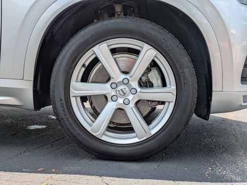 Used 2022 Volvo XC90 T5 Momentum AWD/4WD image 11