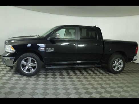 Used 2019 RAM 1500 Big Horn AWD/4WD image 4