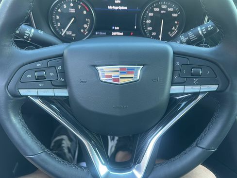 Used 2022 Cadillac XT6 Premium Luxury w/ Technology Package AWD/4WD image 27