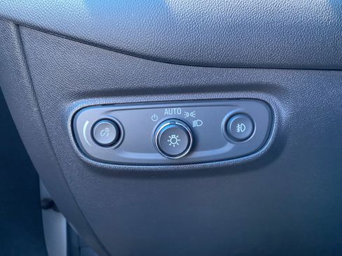 Used 2020 Chevrolet Equinox LT FWD image 21