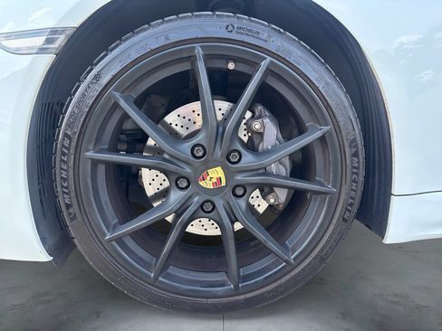 Used 2019 Porsche 718 Cayman RWD image 14
