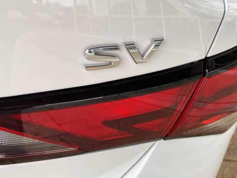 Used 2022 Nissan Sentra SV FWD image 9