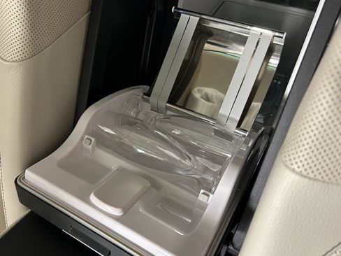 Used 2011 Rolls-Royce Ghost image 35