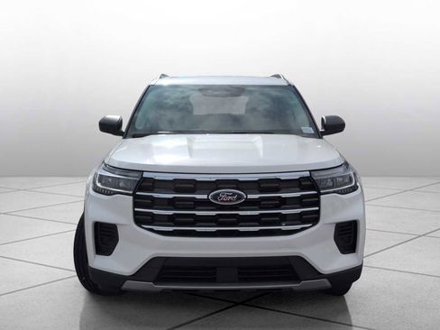 New 2025 Ford Explorer Active image 2