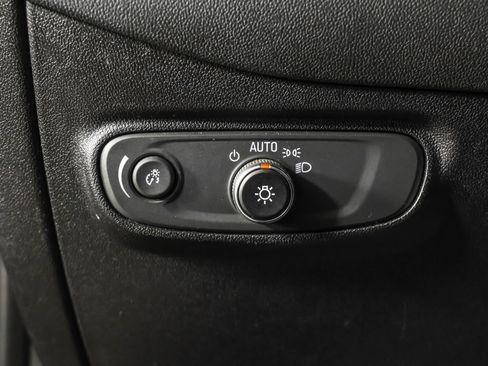 Used 2018 Chevrolet Equinox LT AWD/4WD image 24