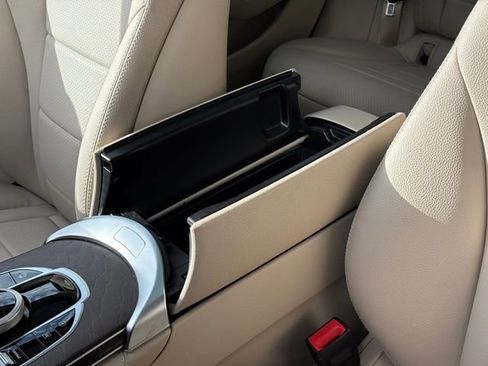 Used 2019 Mercedes-Benz GLC 300 4MATIC image 41