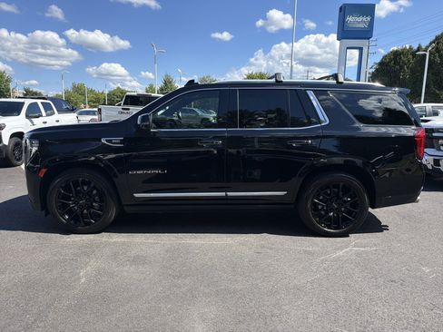 Used 2023 GMC Yukon Denali AWD/4WD image 7