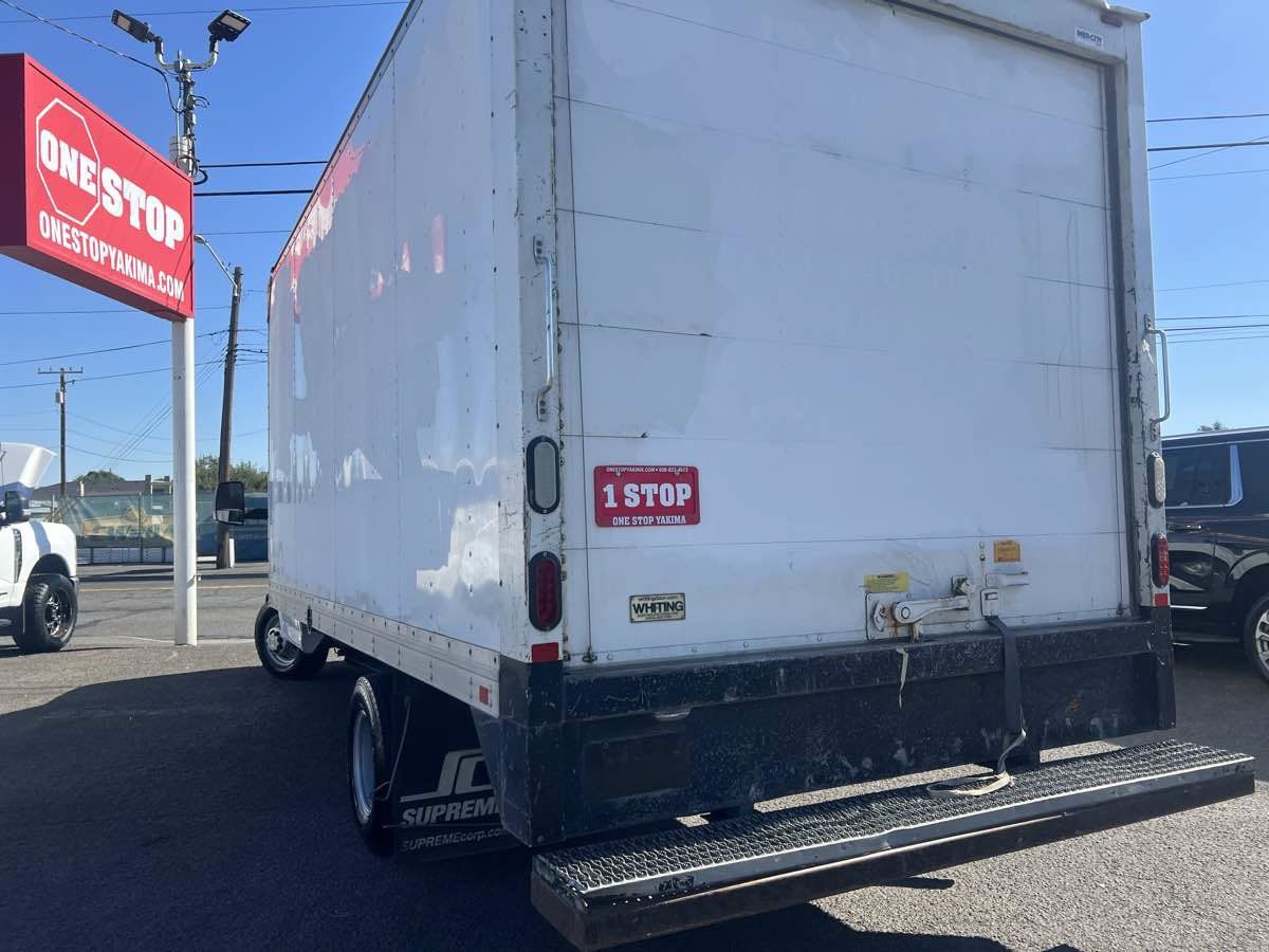 Used 2016 Chevrolet Express 3500 Extended RWD image 7
