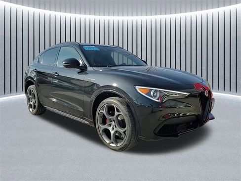 Used 2023 Alfa Romeo Stelvio Veloce image 1