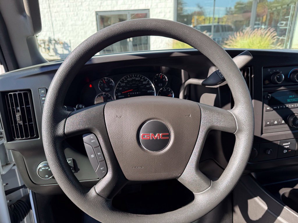 Used 2025 GMC Savana 3500 LT w/ LT Preferred Equipment Group RWD image 26