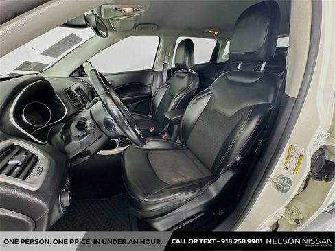 Used 2018 Jeep Compass Latitude w/ Popular Equipment Group image 19