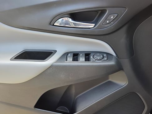 Used 2018 Chevrolet Equinox LS FWD image 28