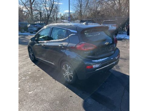 Used 2021 Chevrolet Bolt Premier w/ Infotainment Package image 2