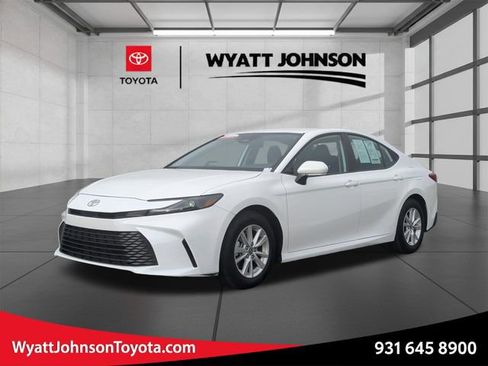 Used 2025 Toyota Camry LE image 1