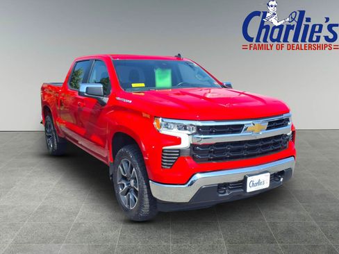 Used 2023 Chevrolet Silverado 1500 LT AWD/4WD image 3