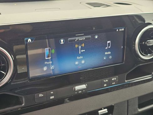 Used 2025 Mercedes-Benz Sprinter 2500 image 27