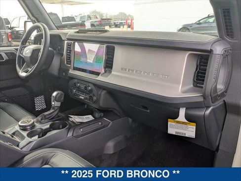 Used 2025 Ford Bronco Outer Banks AWD/4WD image 20