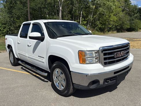 Used 2013 GMC Sierra 1500 SLT w/ SLT Convenience Package AWD/4WD image 3