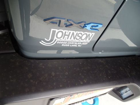 Certified 2025 Jeep Wrangler Unlimited Rubicon 4xe w/ Convenience Group AWD/4WD image 26
