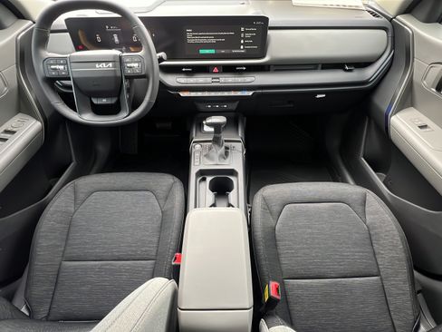 New 2027 Kia Seltos S FWD image 12