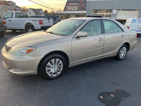 Used 2002 Toyota Camry LE image 2