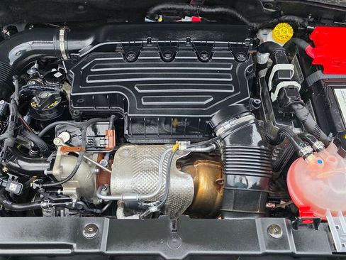 Used 2023 Jeep Renegade Latitude image 12