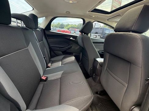 Used 2013 Ford Focus SE w/ SE Winter Pkg FWD image 25