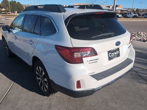 Used 2017 Subaru Outback 2.5i Limited image 5