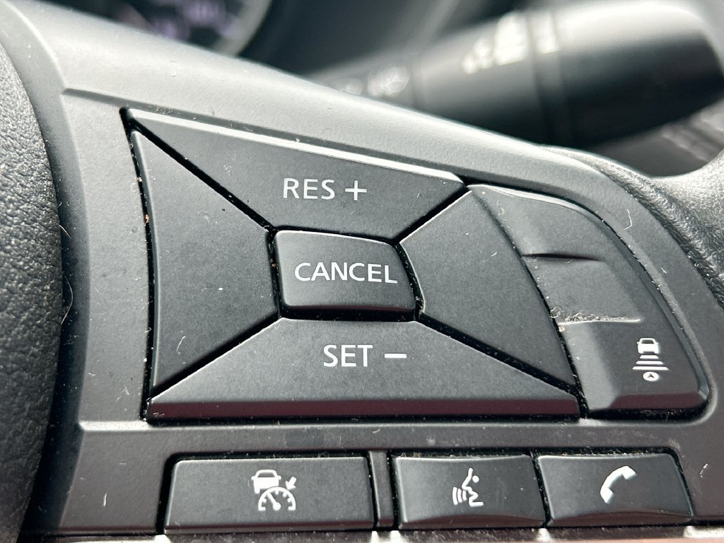 Used 2024 Nissan Sentra SV FWD image 17