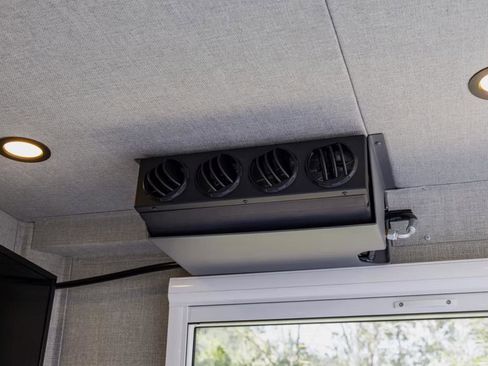 Used 2024 RAM 5500 Limited image 19