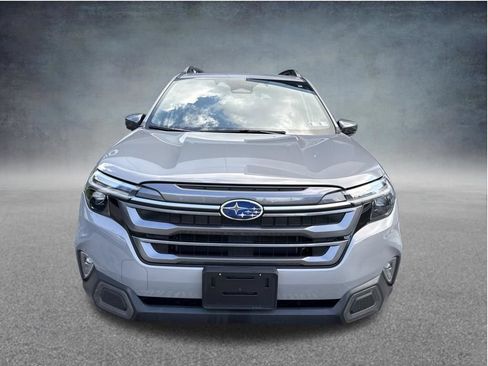 Used 2025 Subaru Forester Limited AWD/4WD image 9
