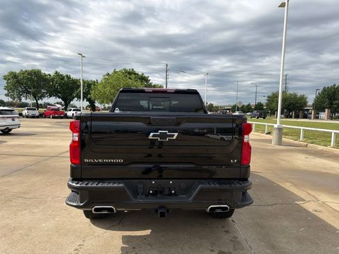 Used 2025 Chevrolet Silverado 1500 LT Trail Boss w/ Convenience Package II AWD/4WD image 2