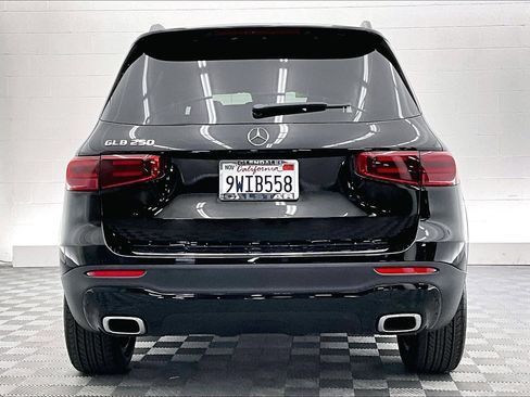 Used 2026 Mercedes-Benz GLB 250 image 3