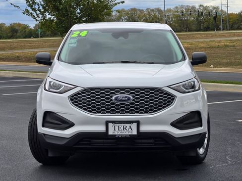 Used 2024 Ford Edge SE image 2