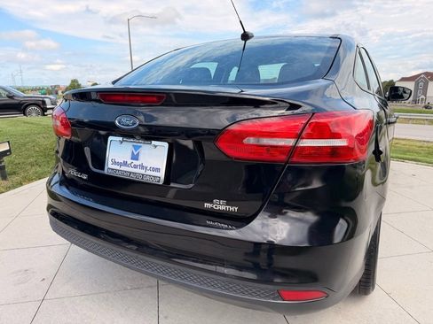 Used 2017 Ford Focus SE w/ Cold Weather Package FWD image 28