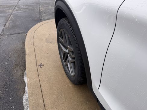 New 2026 Ford Explorer ST-Line w/ ST-Line Street Pack image 7