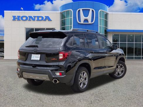 Used 2024 Honda Passport TrailSport image 3