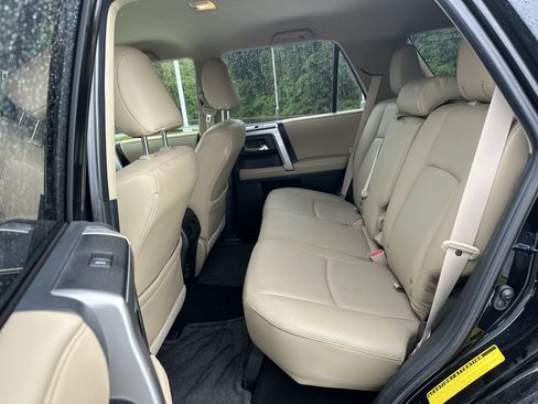 Used 2014 Toyota 4Runner SR5 RWD image 31