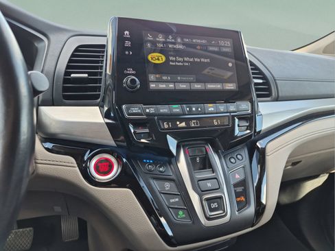 Used 2018 Honda Odyssey Elite image 12