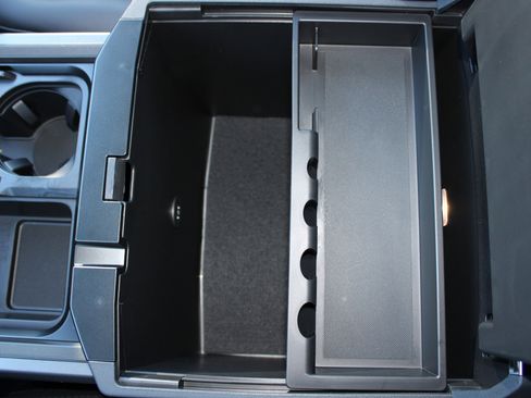 New 2026 Ford F350 Lariat w/ Black Appearance Package image 22