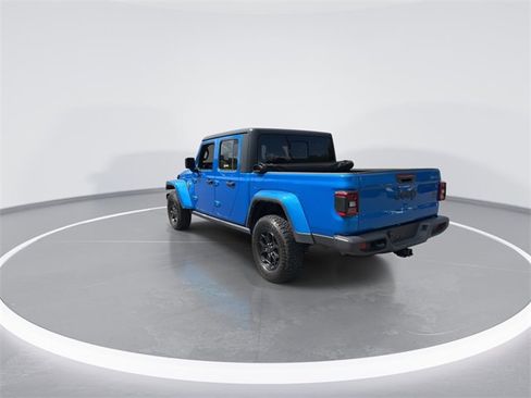 Used 2021 Jeep Gladiator Willys image 6