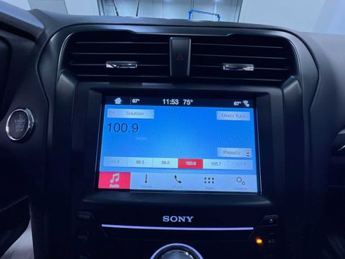 Used 2018 Ford Fusion Titanium FWD image 27
