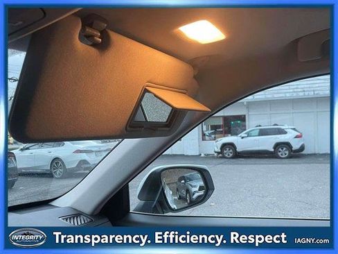 Certified 2023 Toyota Highlander XLE image 33