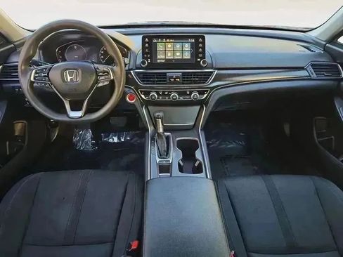 Used 2018 Honda Accord EX image 10
